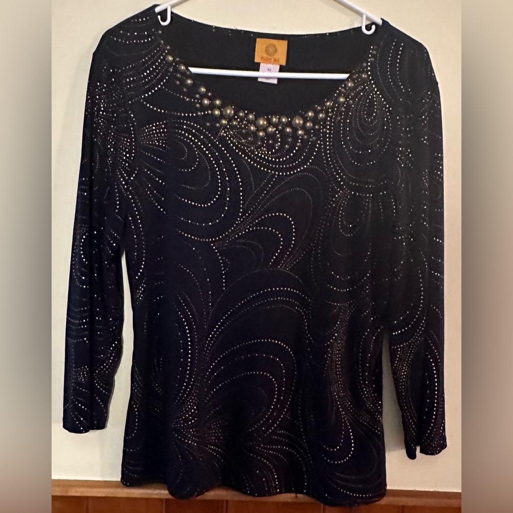 RUBY RD. size MEDIUM, navy blue with gold studs 3/4 length sleeved pullover.